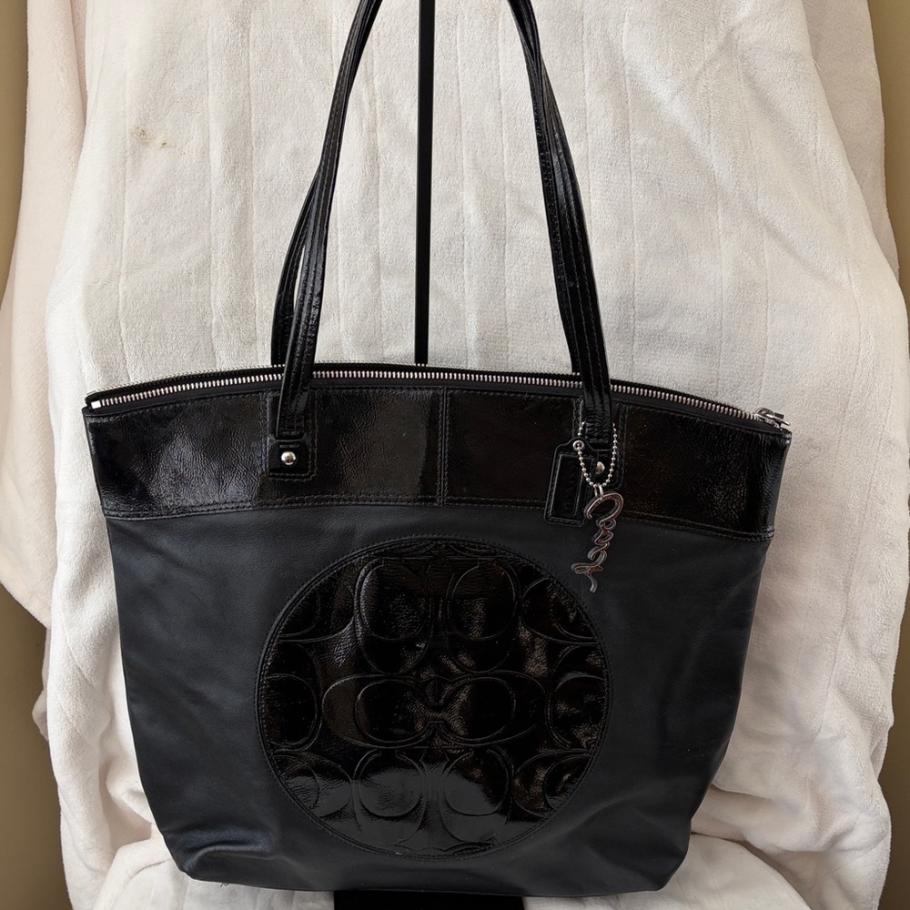 ✨ Coach Pink Fabric & Leather Shoulder Bag — Style F18336 ✨